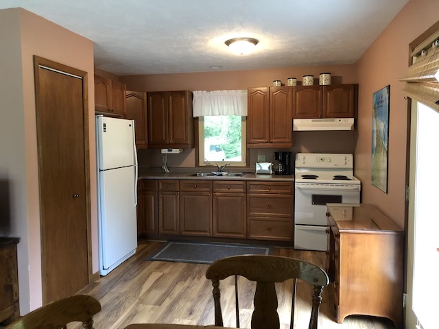 611 Second Avenue | 2 bedroom cottage | Kitchen | Off property Rental | Carsons Camp