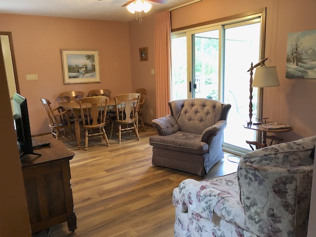 611 Second Avenue | 2 bedroom cottage | Living Room | Off property Rental | Carsons Camp