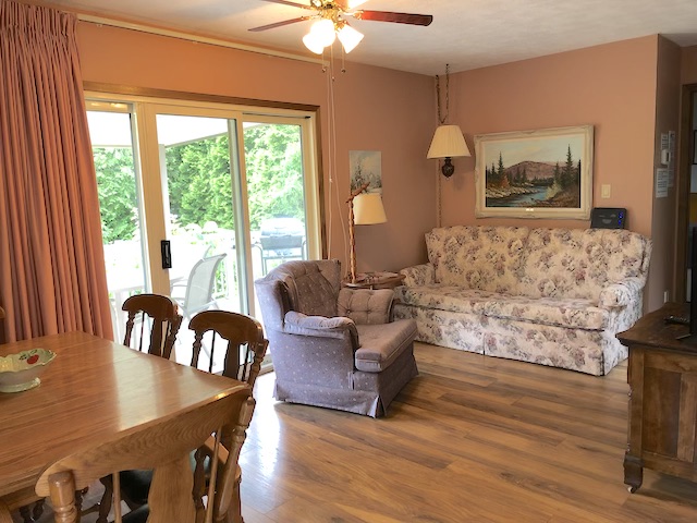 611 Second Avenue | 2 bedroom cottage | Livingroom3 | Off property Rental | Carsons Camp