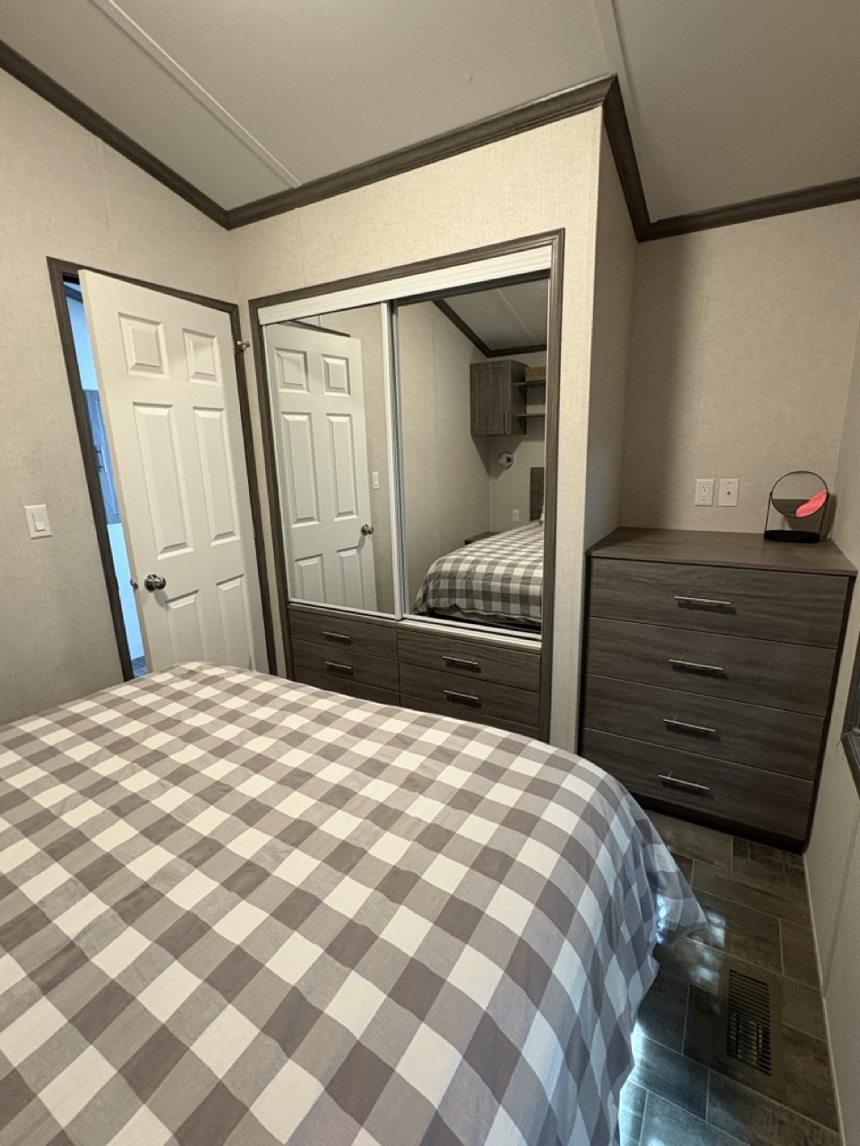 Site 122 | For Sale | Sunset Drive | 2 Bedroom Trailer | Master2 | Carsons Camp