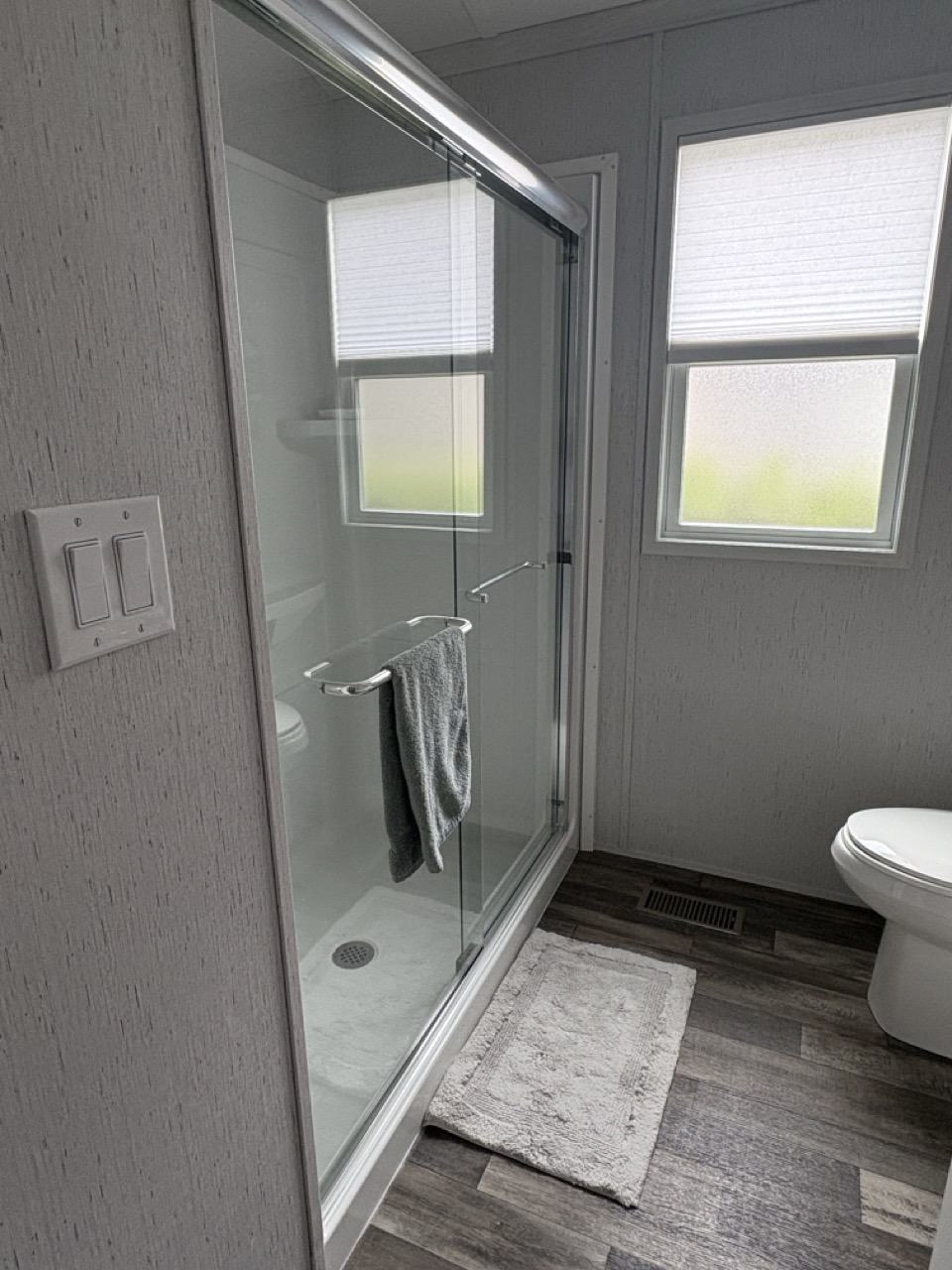 Site 896 | For Sale | Carolina Drive North | 1 Bedroom Trailer | Bathroom | Carsons Camp