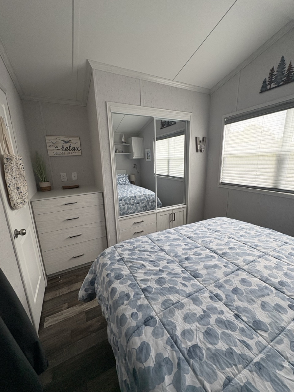 Site 896 | For Sale | Carolina Drive North | 1 Bedroom Trailer | Master2 | Carsons Camp