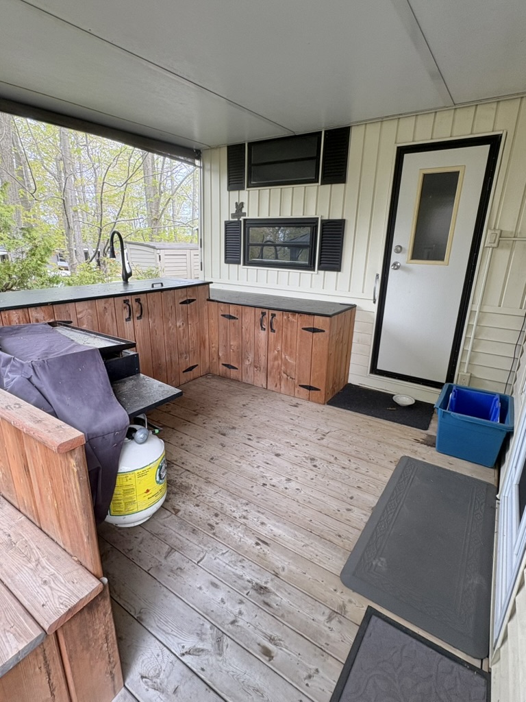 Site 782 | For Sale | Maple Drive South | 2 Bedroom Trailer | Main queen | Carsons Camp
