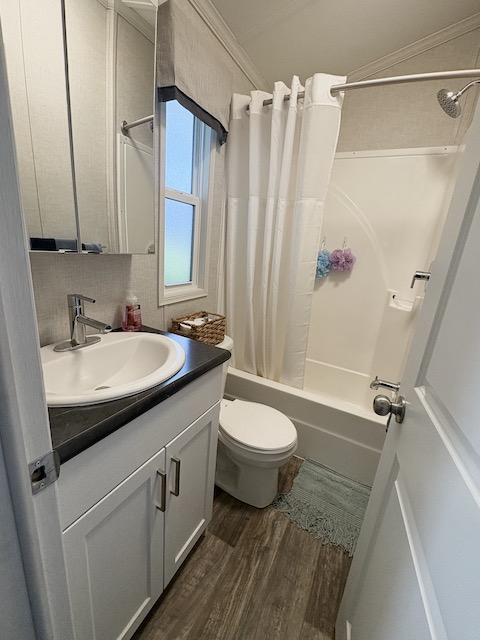 Site 994 | For Sale | Poplar Drive North | 3 Bedroom Trailer | Main queen | Carsons Camp