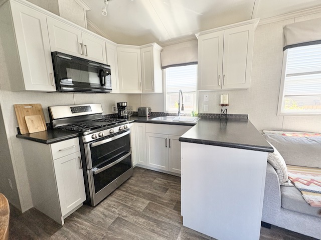 Site 994 | For Sale | Poplar Drive North | 3 Bedroom Trailer | Main queen | Carsons Camp