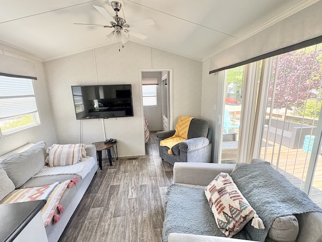 Site 994 | For Sale | Poplar Drive North | 3 Bedroom Trailer | Main queen | Carsons Camp