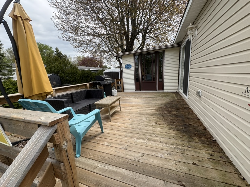 Site 994 | For Sale | Poplar Drive North | 3 Bedroom Trailer | Main queen | Carsons Camp
