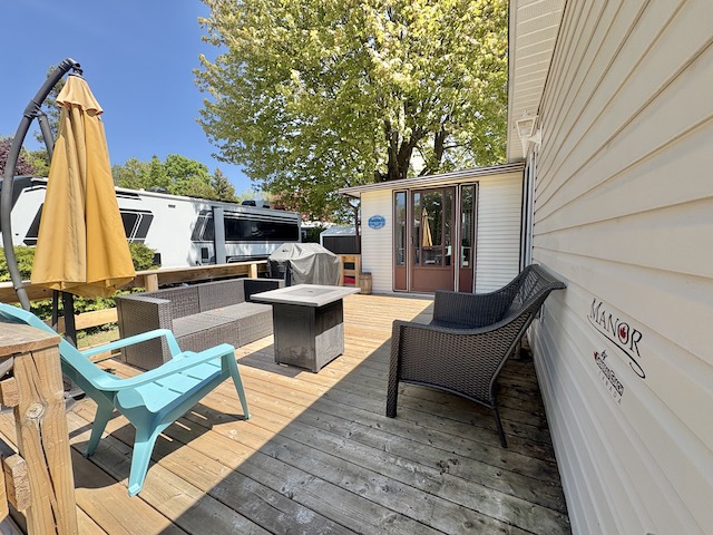 Site 994 | For Sale | Poplar Drive North | 3 Bedroom Trailer | Main queen | Carsons Camp
