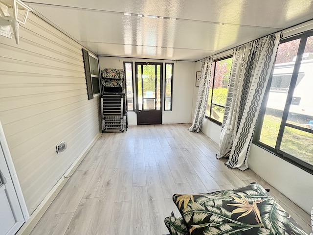 Site 994 | For Sale | Poplar Drive North | 3 Bedroom Trailer | Main queen | Carsons Camp