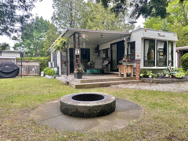 Site 243 | For Sale | Boxwood Drive | 1 Bedroom Trailer | Main queen | Carsons Camp