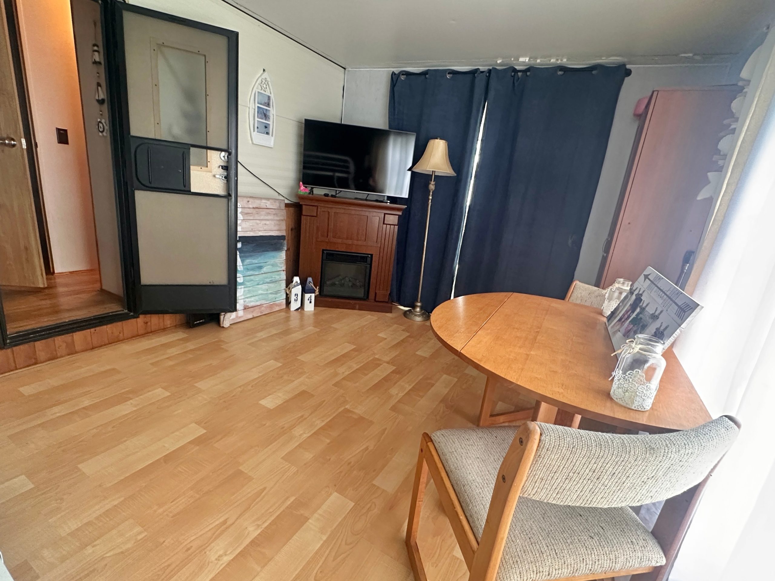 Site 243 | For Sale | Boxwood Drive | 1 Bedroom Trailer | Main queen | Carsons Camp
