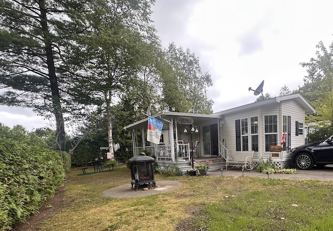 Site 239 | For Sale | Boxwood Drive | 2 Bedroom Trailer | Main Queen | Carsons Camp |