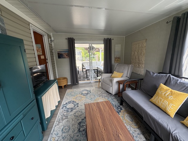 Site 119 | For Sale | Sunset Drive | 2 Bedroom Trailer | Main Queen | Carsons Camp |
