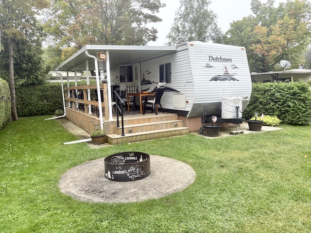 Site 2005 | For Sale | Sunset Street | 2 Bedroom Trailer | Main Double | Carsons Camp |