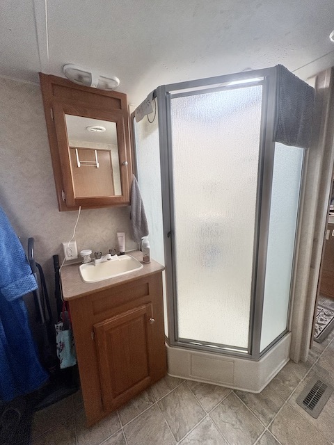 Site 2005 | For Sale | Sunset Street | 2 Bedroom Trailer | Main Double | Carsons Camp |